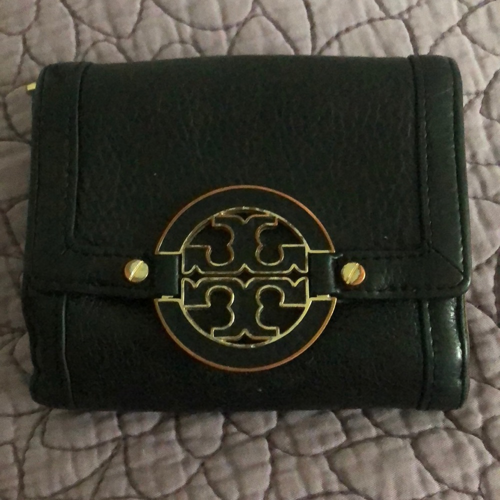 Tory Burch Amanda Trifold Wallet